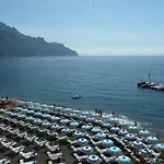 Sea View Apartment *