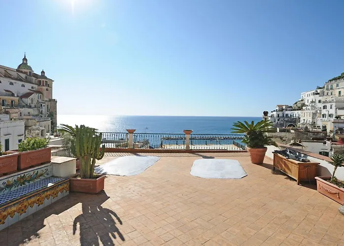 Sea View Apartment *